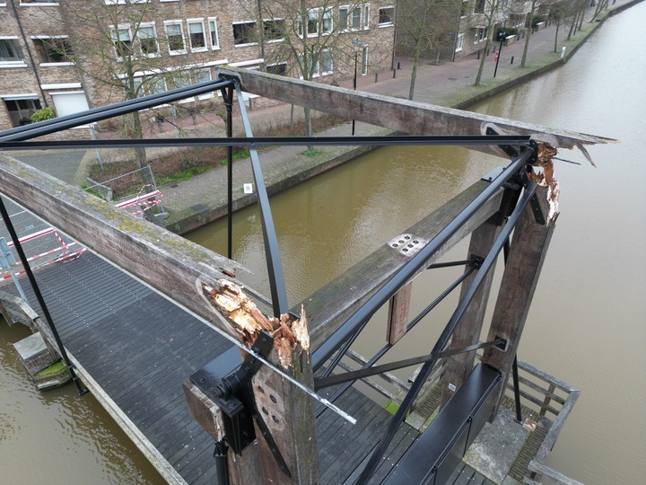 (/m18886-zwammen-in-Boaz-brug/dji-0127-small.jpg)